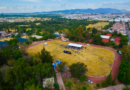 Leo Montañez cumple a vecinos de la barranca, construirá nueva cancha de pasto sintético